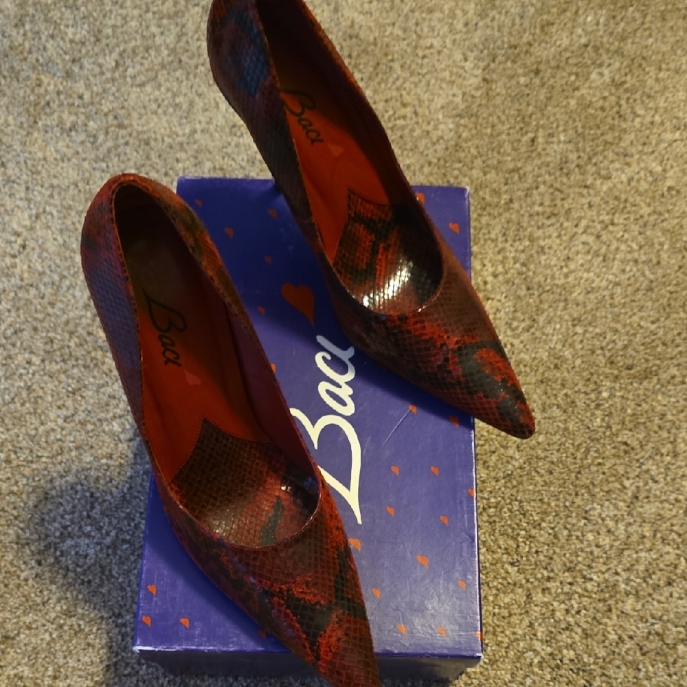 Red Women's Shoes - Picture 8 of 8
